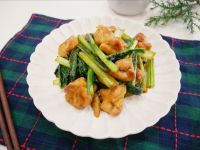 簡單做「小松菜炒雞肉」充滿香氣！！