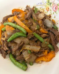 黑胡椒牛肉炒時蔬