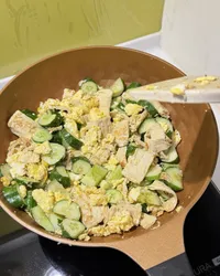 小黃瓜豆包炒蛋