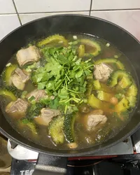 青苦瓜排骨湯