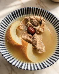 老黃瓜燉排骨湯（一鍋到底降火去濕氣）
