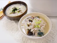 免顧火「皮蛋瘦肉粥」電子鍋煮出綿密口感。