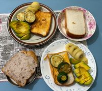 法式吐司+鮪魚洋蔥沙拉醬餐食