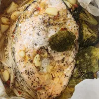 烤奶油鮭魚和奶油蔬菜