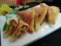 香濃咖喱雞夾心吐司角