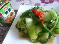 涼拌香椿炸醬小黃瓜─牛頭牌端午好香拌