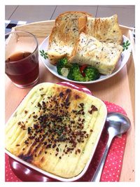 •羅勒牛肉烤洋芋派•