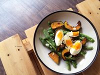 蒜香醜豆肉桂南瓜溫沙拉 / 五辛素