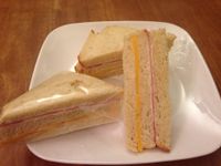 快速早餐~~起司火腿三明治