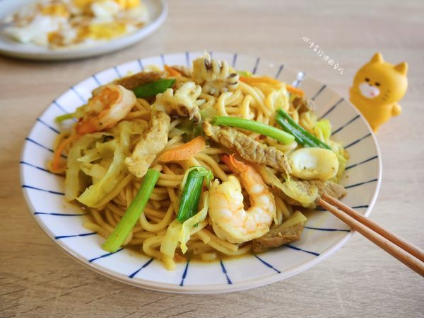 咖哩沙茶海鮮炒麵