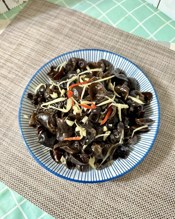 涼拌雲耳