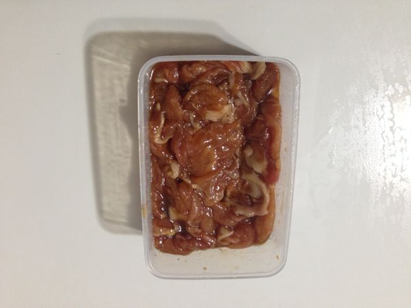 然後抓醃，放置在旁5分鐘。