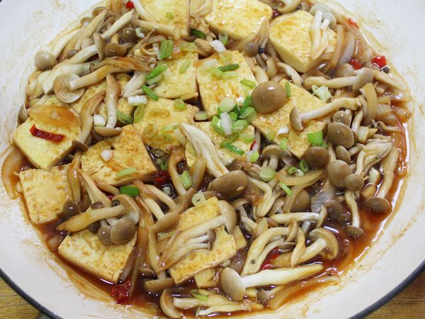 試味道? 依家人喜好調整鹹淡, 加鹽、白胡椒粉或糖, 撒上蔥花即完成