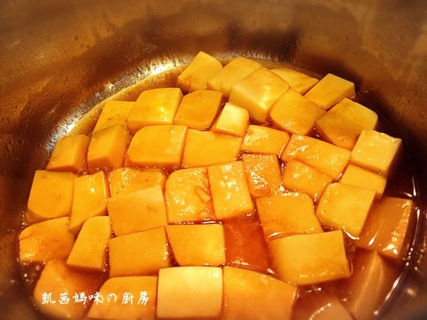調味料入味、入色豆腐。
