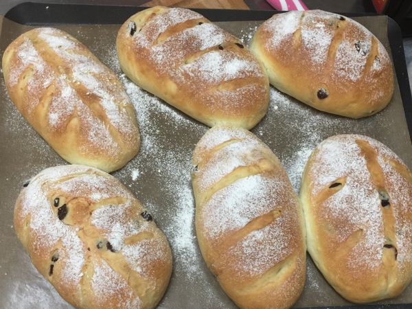 烤到金黃色的表皮出現，就可以出爐，放涼了