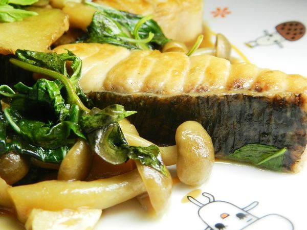 家中如果有老人家或是小朋友，真的該讓他們多吃魚喔~還有好菇道的菇菇們