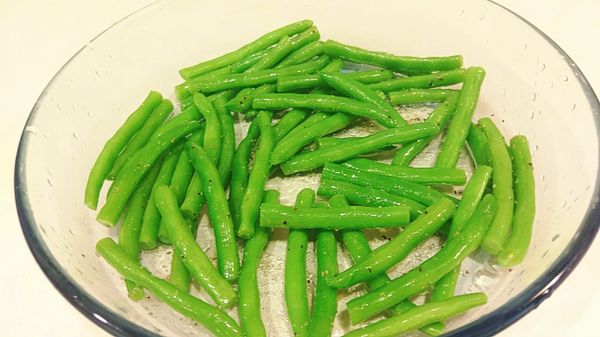 待冷卻後瀝乾水份加入調味料拌勻