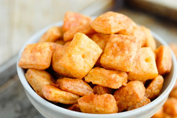 放入已預熱烤箱190度C，烤12至15分鐘，至表面金黃色即成