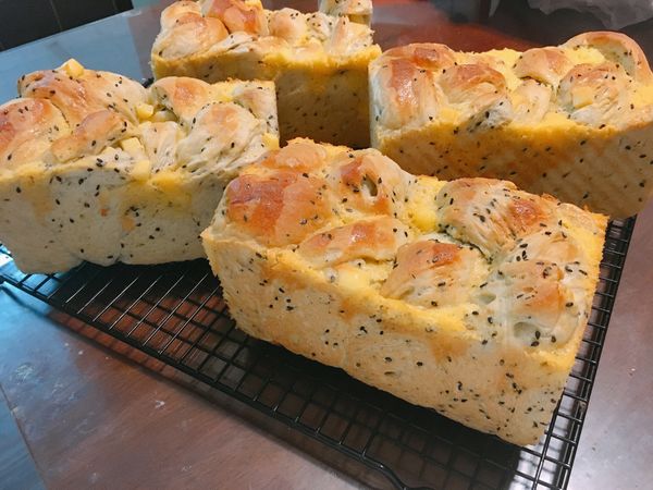 上火170 下火220
烘烤35-40分
就可出爐囉！