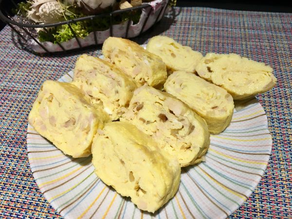 待玉子燒冷卻後在切片即完成啦