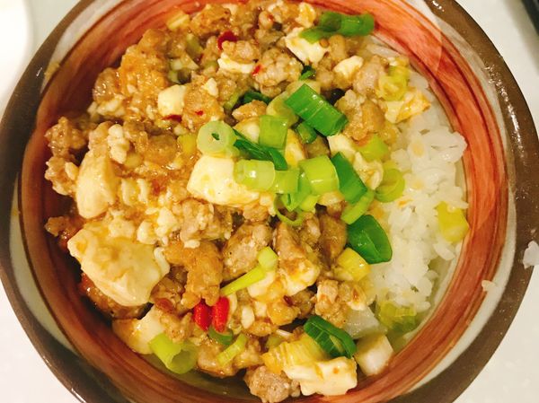 結論：有了麻婆豆腐醬包，煮麻婆豆腐變成好簡單的事情，小笨蛋也會煮出下飯的好料理唷，記得煮上兩杯米的飯，因為家人都會很捧場，一下子就吃完了唷！