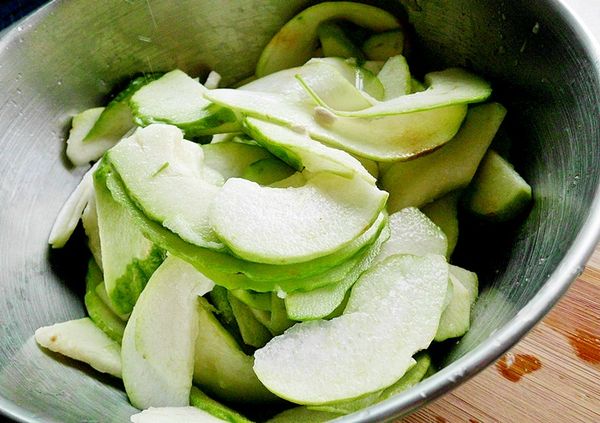 再次拌均勻.冷藏15分更入味後就可以吃了..