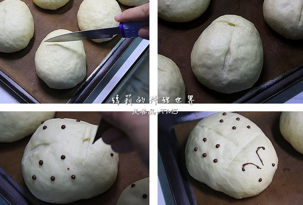烤箱先預熱 170 度 C ，
同時在發酵完成的麵包上用刀子劃出《T》字型切口
然後用隔水加熱後融化的巧克力液畫上瓢蟲的眼睛及斑點
待烤箱預熱溫度達成後先在麵包表面噴灑些許水份再送進烤箱中
烘烤約 20 分鐘，至表面呈現均勻色澤即可。

※ 每台烤箱的狀況皆不相同，請依自家烤箱的狀況做調整設定。