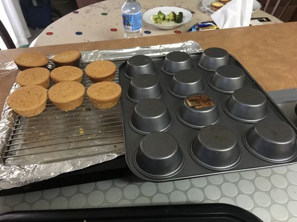 蛋糕烤完等它變涼