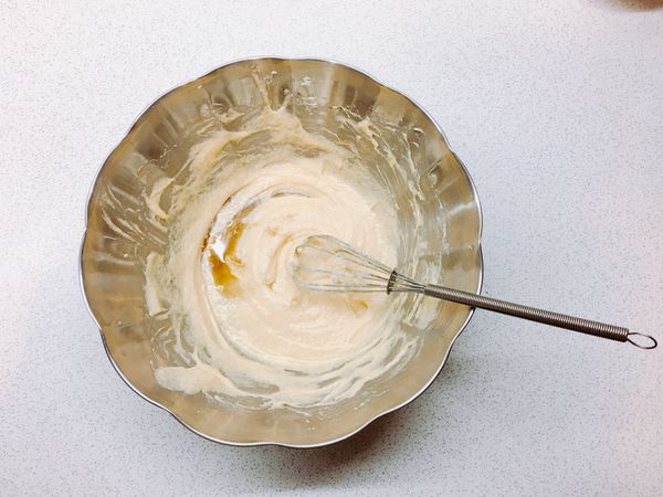 加入香草醬拌勻