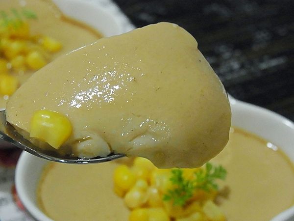 舀一匙起來ㄉㄨㄞ~ㄉㄨㄞ~彈個不停~~好Q嫩喔