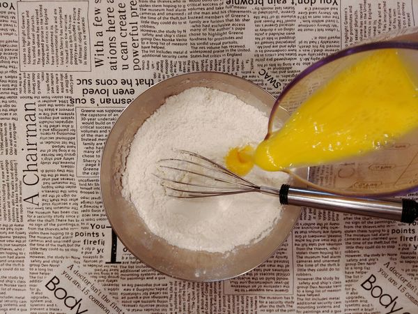 加入蛋液攪拌均勻