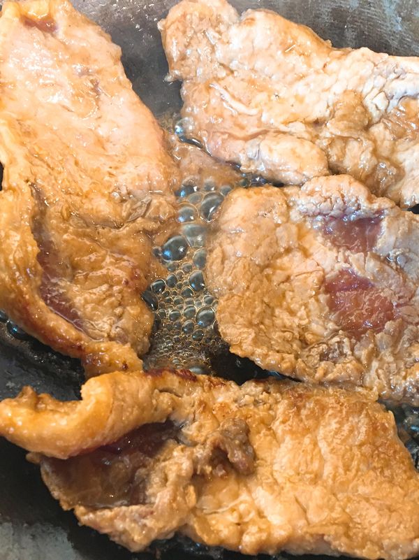 放入鍋內煎至熟即可