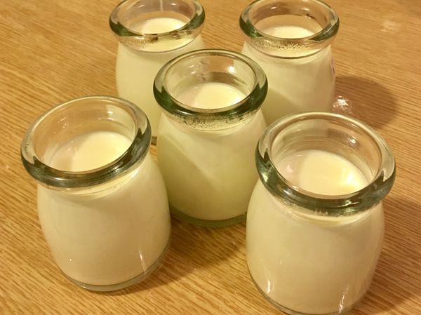 倒入小容器內，室溫放涼後就可以放入冰箱裡囉。