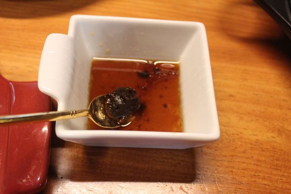 橄欖油1大匙+醬油1大匙+赤味噌 1小匙調成醬汁。