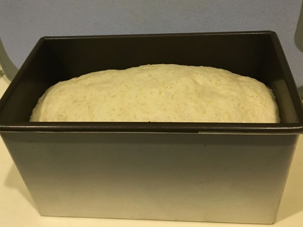 放在密閉空間，讓它發酵
我是用160度的上下火，烤25分鐘，中間上方擔心燒焦的話可以蓋上鋁箔紙