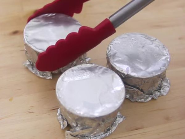 蒸15分鐘
（倒一杯水即可
   但還是要計時
   不可以等它跳起來）