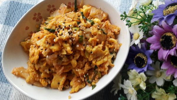 裝碗後灑上芝麻會更好看