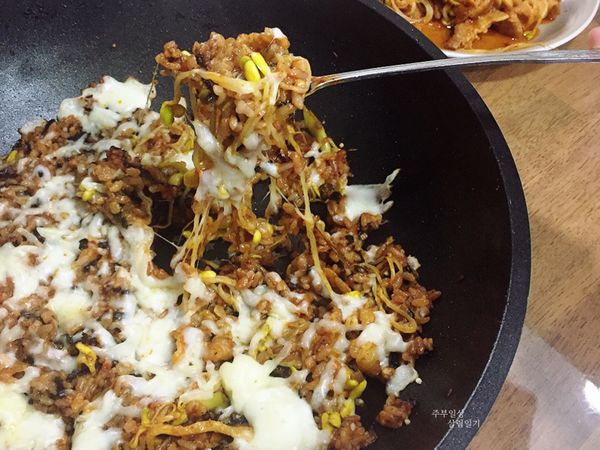 下面稍微炒久些 成鍋巴吃起來更香