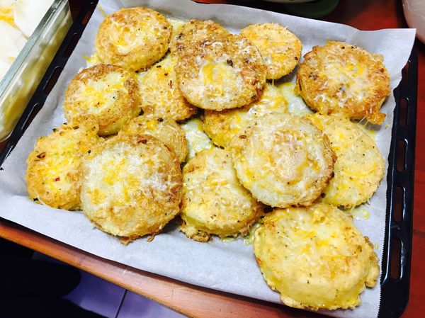 立刻享用鮮嫩的起司洋蔥排