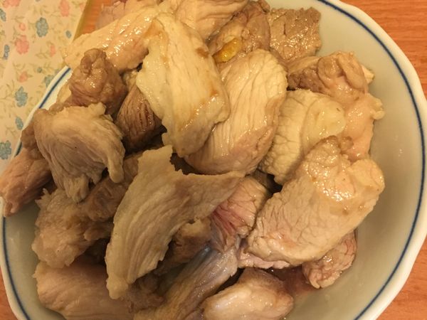 豬肉切片煎熟～等待備用