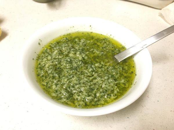 再加入乾燥洋香菜粉拌勻
放冷，裝盒就完成了。