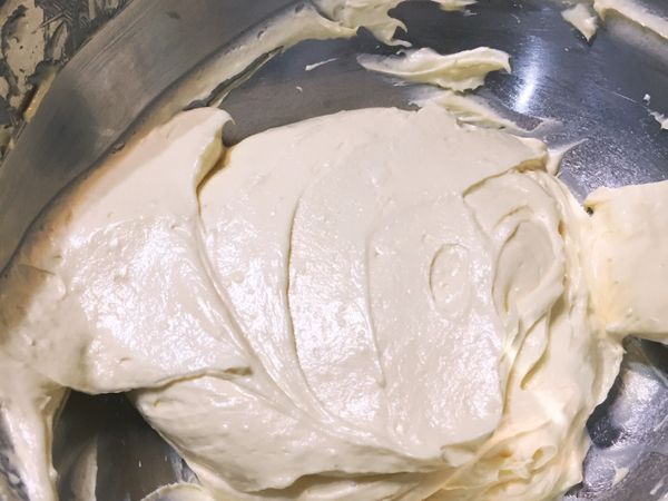 拌完後，要像照片中光滑沒有粉末感