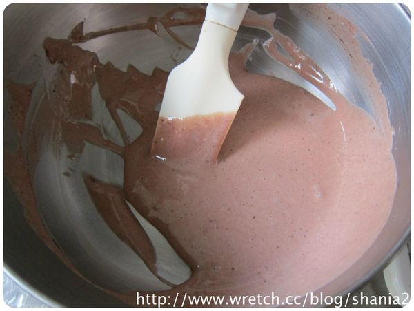 取麵糊1/4 加入可可粉拌勻