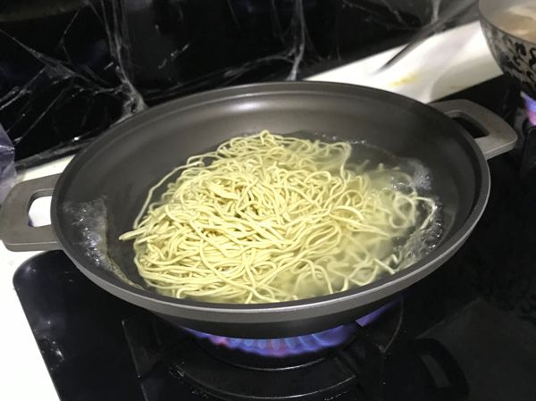 喜歡吃比較有彈性的口感，這裏可以過冰水。
我就沒這個步驟了