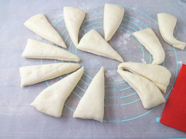 分割成12等份。兩兩一組。