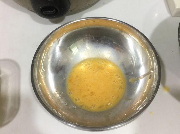 將蛋打散