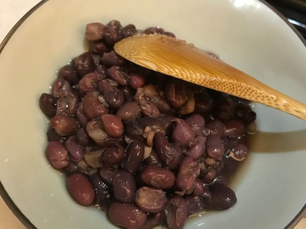 紅豆湯撈起的原味紅豆