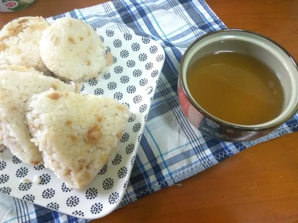 完成嘍！這一鍋可是美味的來源，放涼後裝瓶放冰箱冷藏，需要時取出淋在白飯上就可以嘍！