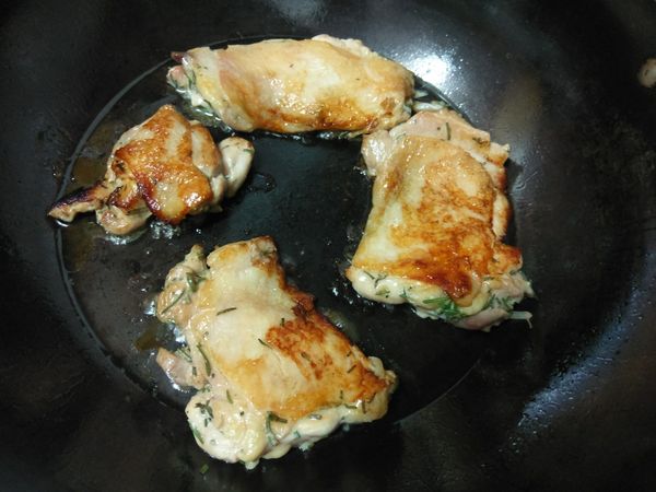 煎至金黃色翻面