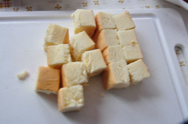 將厚片吐司盒切成自己喜愛的形狀